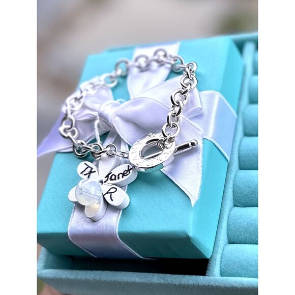 7.5" Return to Tiffany Co Toggle Bracelet in Silver - Picture 2 of 5